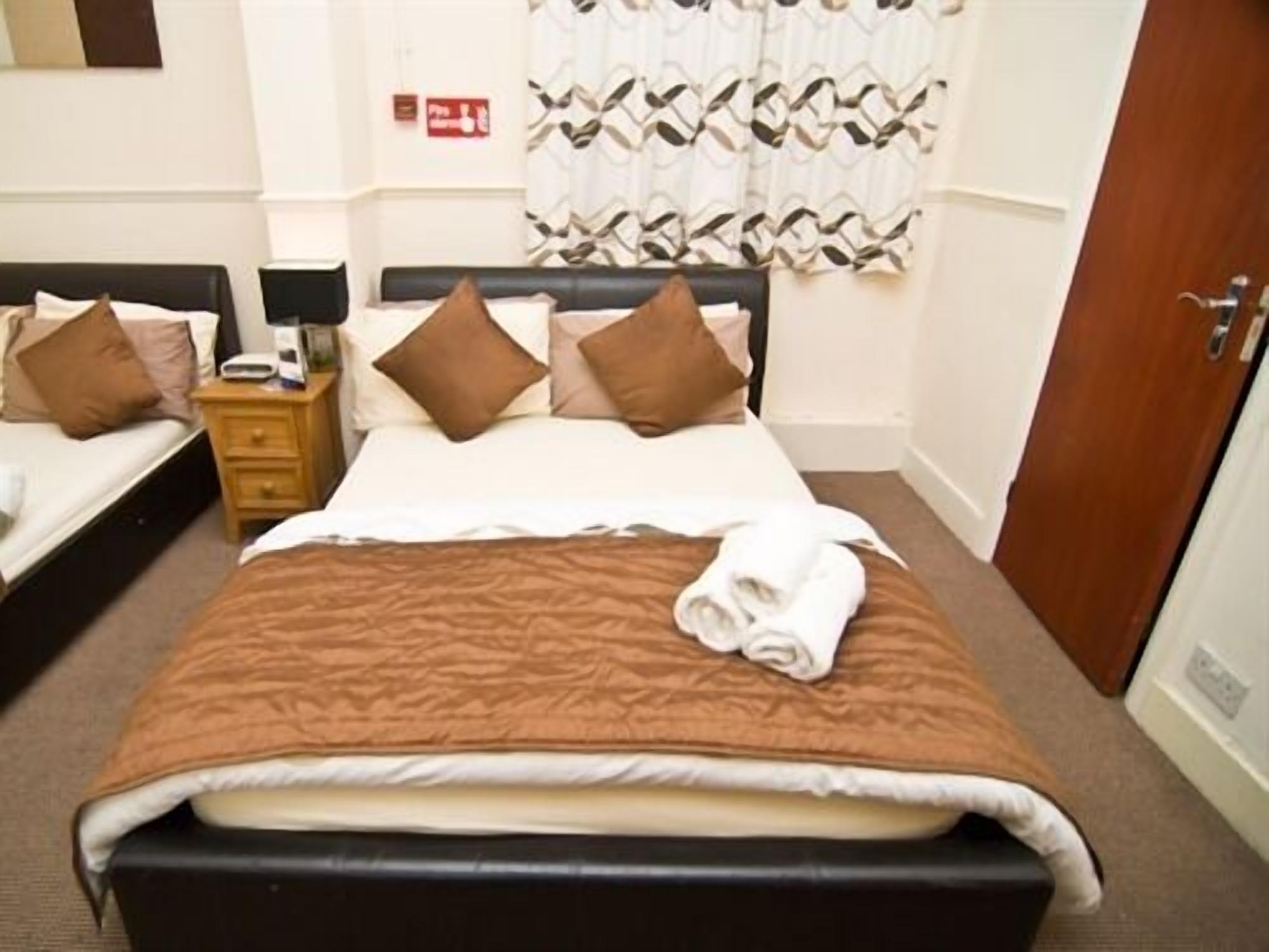 Skylark Guest House Hounslow Exterior foto