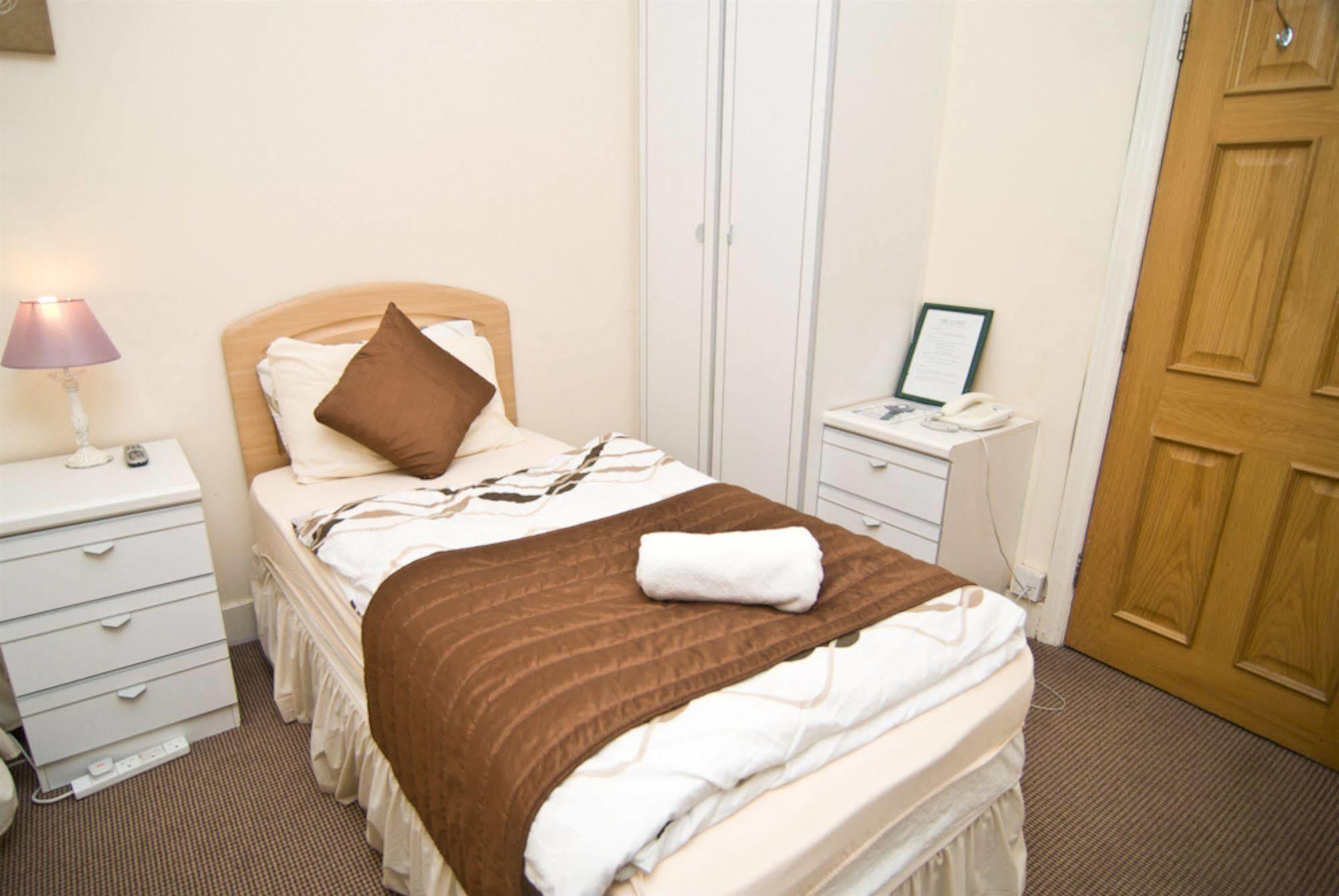Skylark Guest House Hounslow Exterior foto